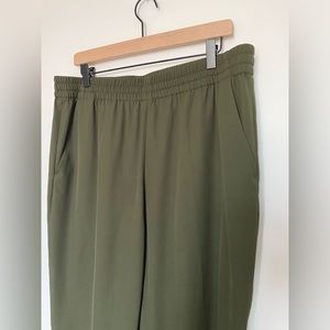 Everlane 100% wool lightweight pants olive green size 14